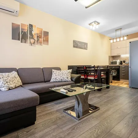 Appartamento Cozy 1br W/ Terrace | Family Friendly *