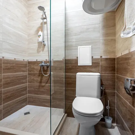 Cozy 1br W/ Terrace | Family Friendly
